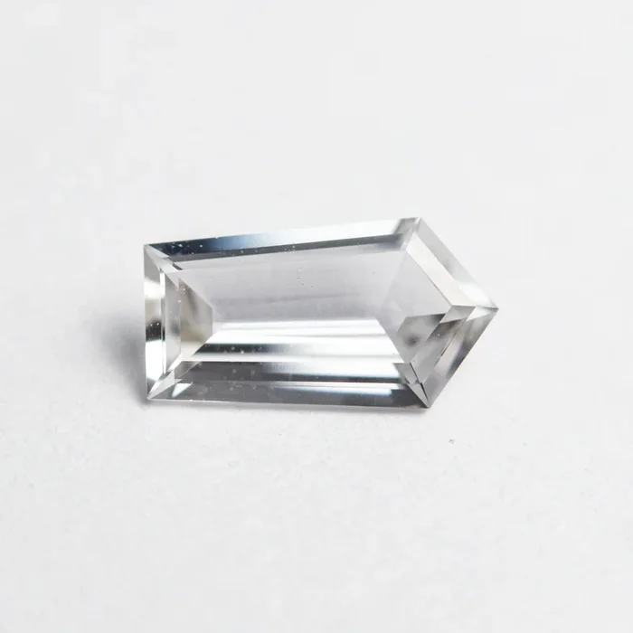 0.91ct 8.87×4.84×2.38mm Shield Step Cut Sapphire 22835-01