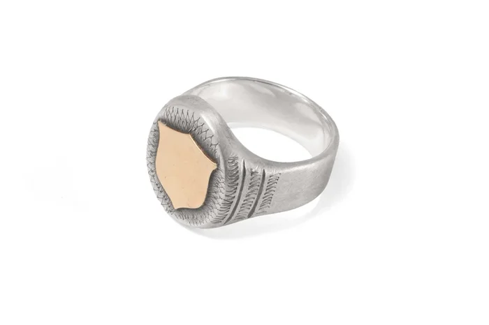 #036 – Signet Ring Crest