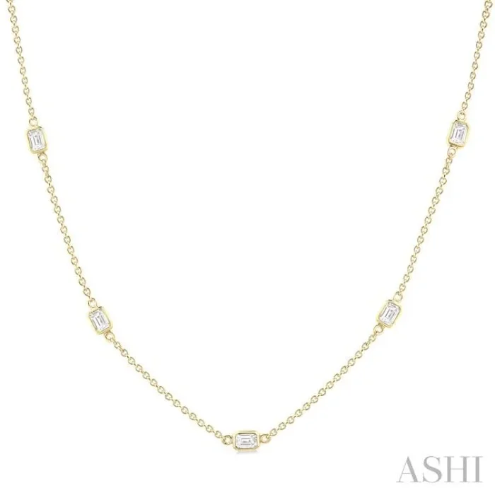 1 1/2 Ctw Emerald Cut Diamond Fashion Necklace in 14K Yellow Gold