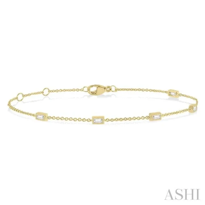 1/4 Ctw Petite Baguette Diamond Station Bracelet in 10K Yellow Gold