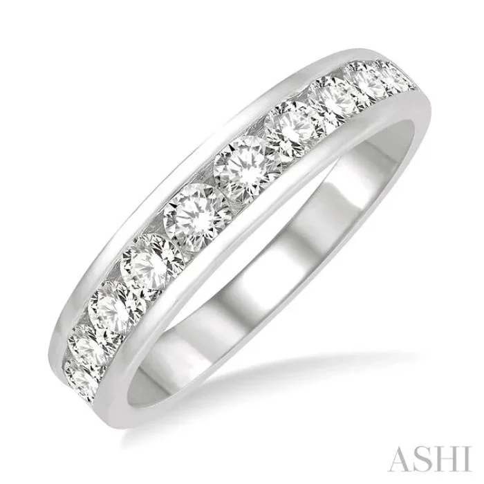 1 Ctw Channel Set 11 Stone Round Cut Diamond Wedding Band in Platinum