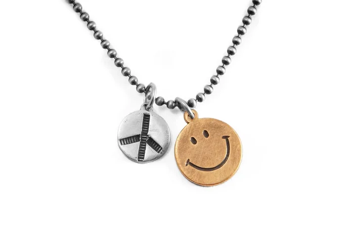 #104 – Necklace Smiley Peace