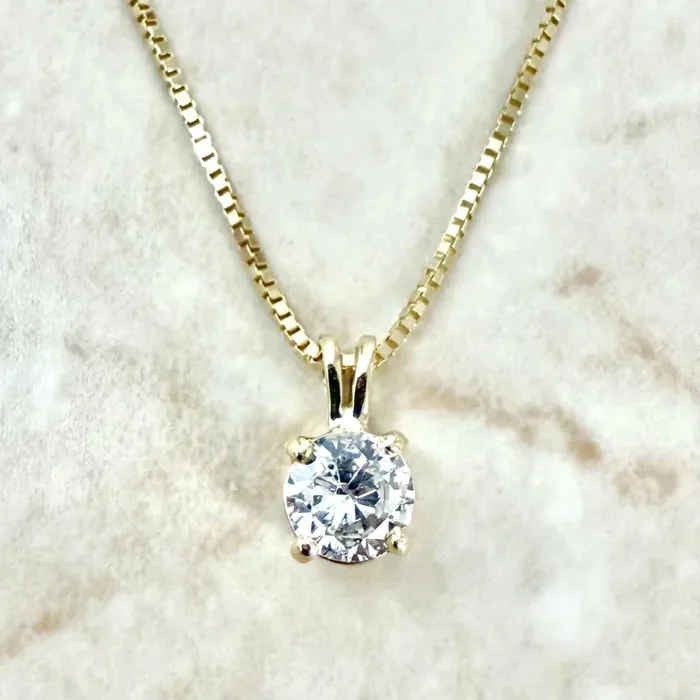 14 Karat Yellow Gold 0.70 Carat Diamond Solitaire Necklace