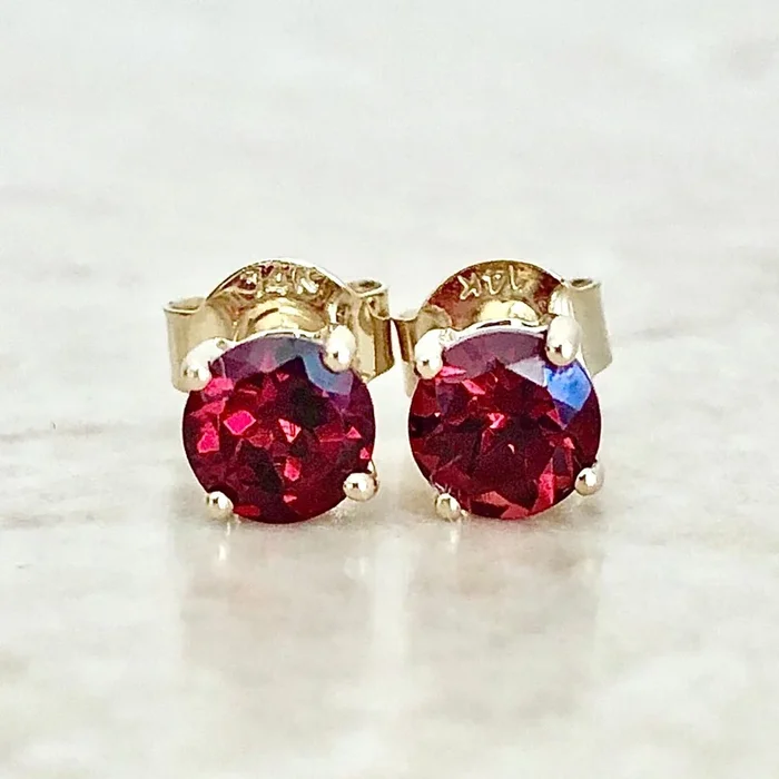 14 Karat Yellow Gold January Birthstone Natural Round Garnet Stud Earrings