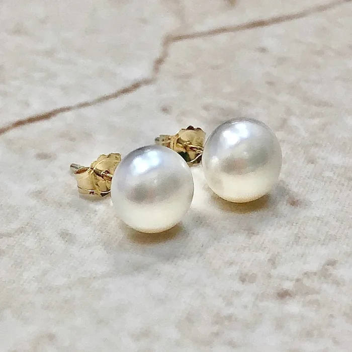 14K黄金圆形白珍珠耳钉