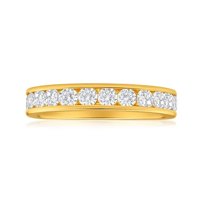 18ct Yellow Gold Ring With 1 Carat Of Channel Set Diamonds