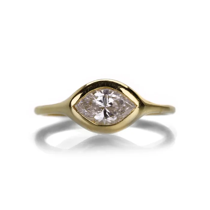 18k Marquise Carved Ring