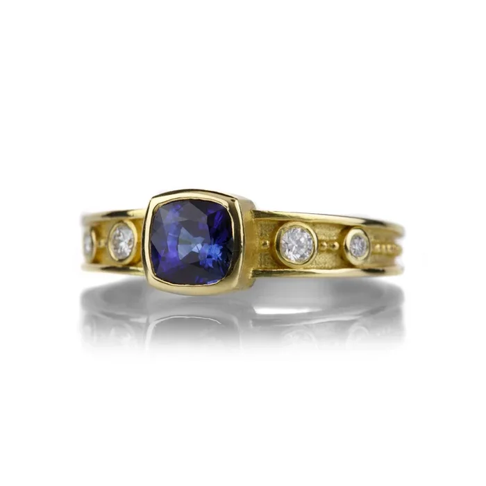 18k Yellow Gold Cushion Cut Sapphire Ring