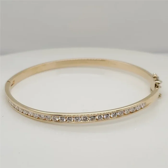 18Kt Yellow Gold and Diamond Bangle Bracelet