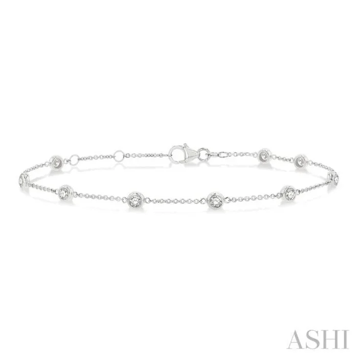 3/4 Ctw Circular Mount Round Cut Diamond Station Bracelet in 14K White Gold