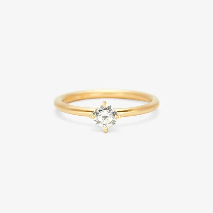 4.5mm White Diamond Noble Ring | R11705W