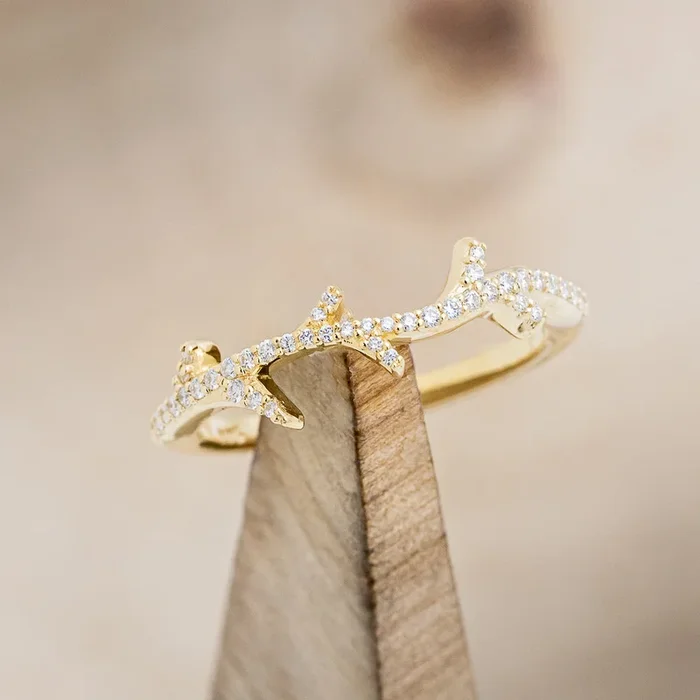 “ARTEMIS” STACKER – 14K GOLD PAVÉ DIAMOND ANTLER-STYLE STACKING BAND