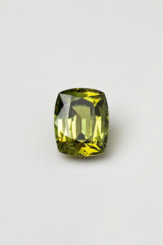 “AYLA” – EMERALD CUT DEMANTOID GARNET