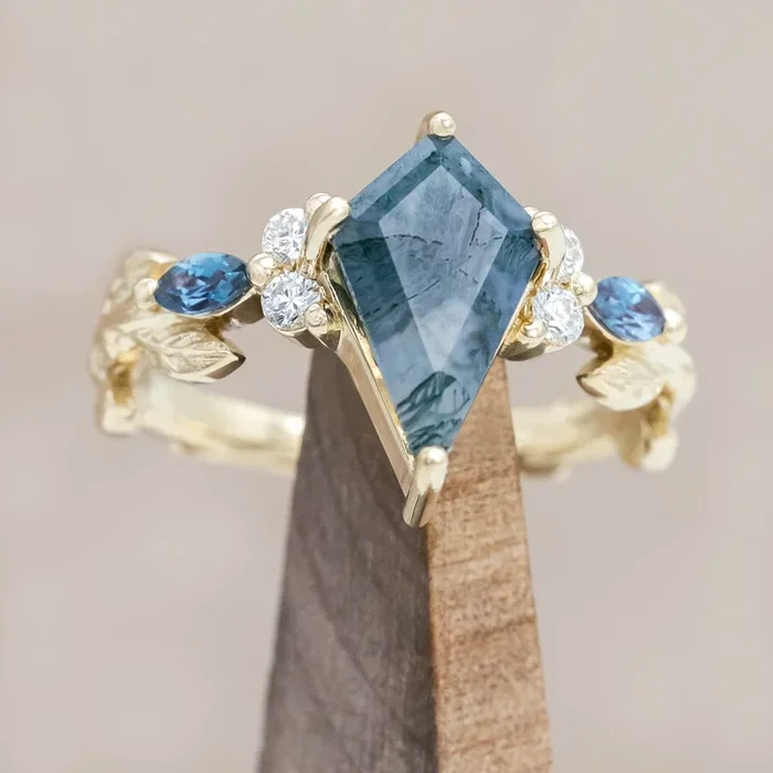 “JUNIPER” – LEAF-INSPIRED KITE CUT MOSS AGATE ENGAGEMENT RING WITH DIAMOND & LAB-GROWN ALEXANDRITE ACCENTS
