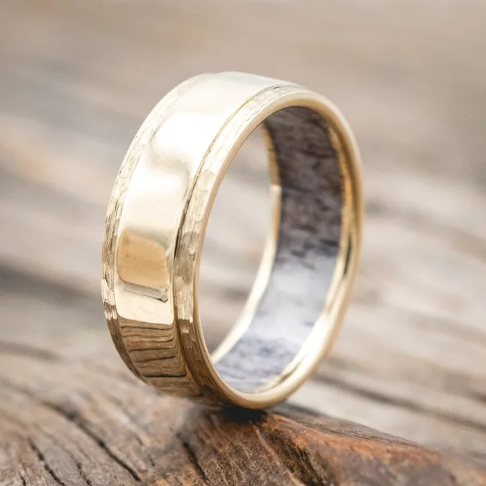 “SEDONA” – ANTLER LINED WEDDING RING WITH HAMMERED EDGES
