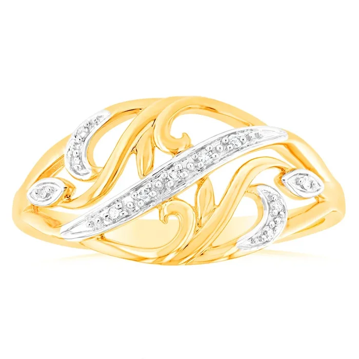 9ct Yellow Gold Diamond Ring with 11 Brilliant Cut Diamonds