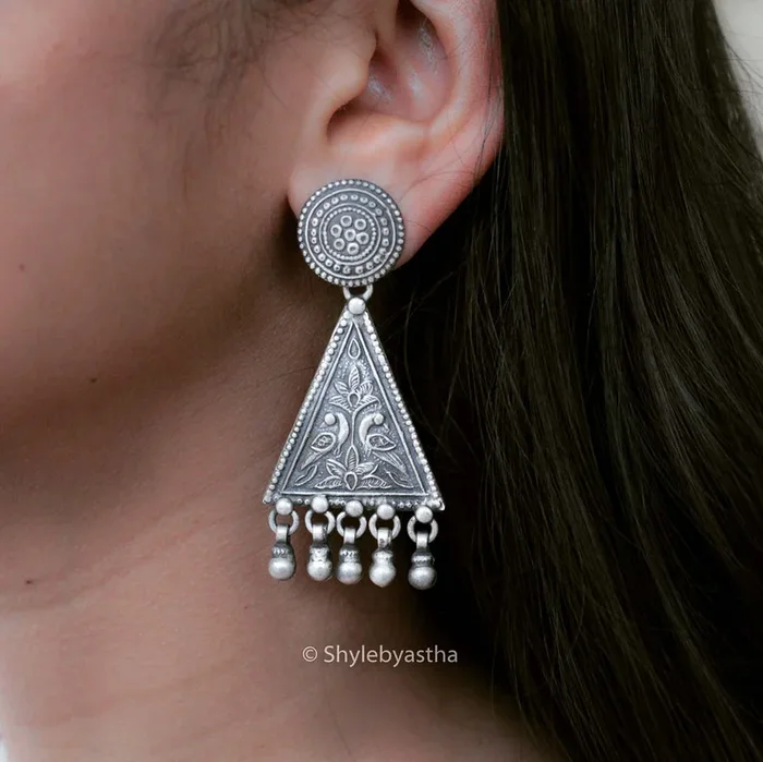 Adya Triangle Dangler