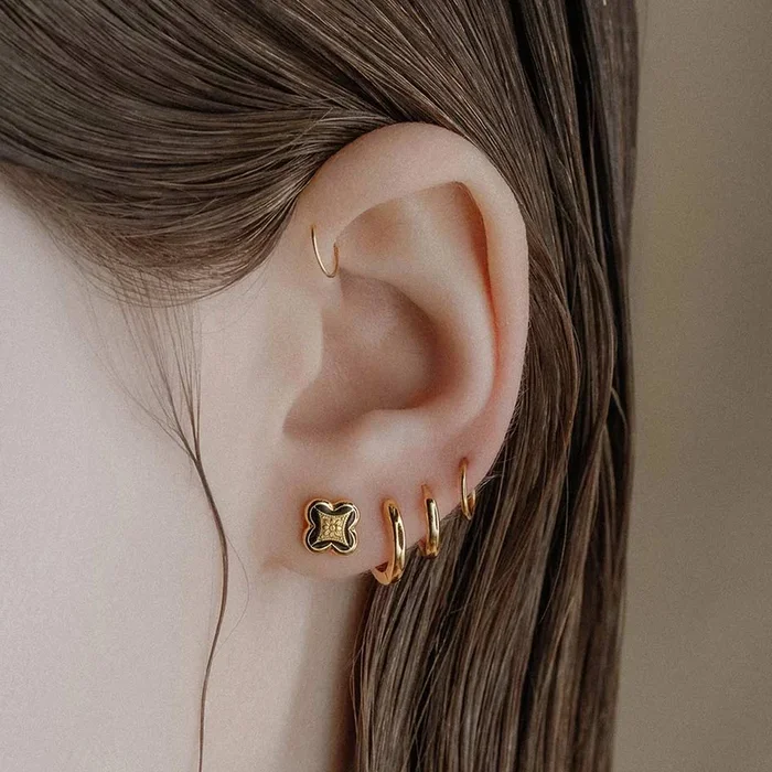 ANNIE. Tiny Tudor Crest Black Enamel Stud Earrings – Gold
