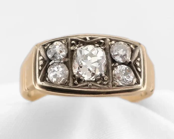 Art Deco 5-Stone Diamond Band