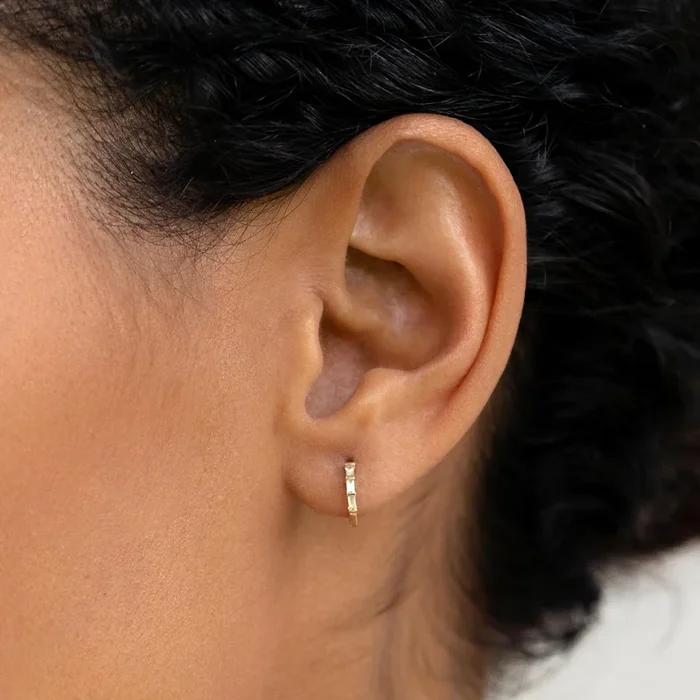 Baguette Huggie Earrings 14k Gold – Reyna