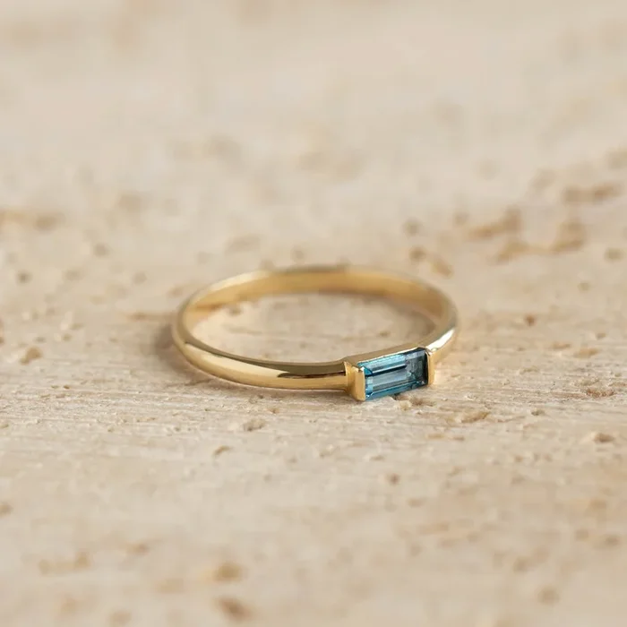 Baguette Ring London Blue Topaz 14k Gold – Synne