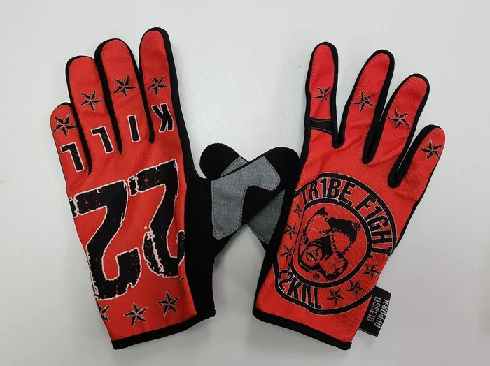 Blessd Riding Gloves w/Strap
