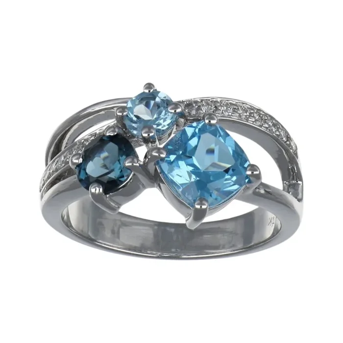 Blue Topaz Ring (Blue Topaz 2.51 cts. Blue Topaz Included cts. White Diamond 0.18 cts.)