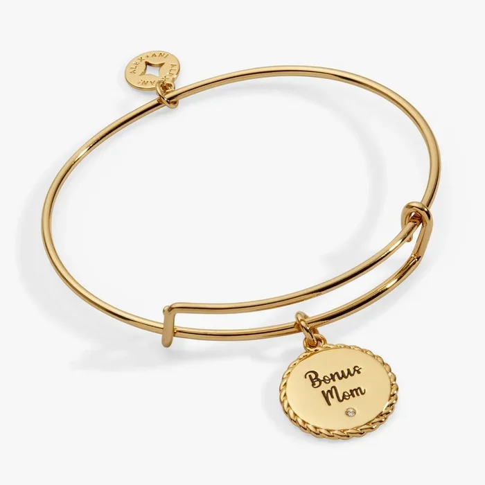 Bonus Mom ‘Family Isn’t Only Blessed By Name’ Charm Bangle