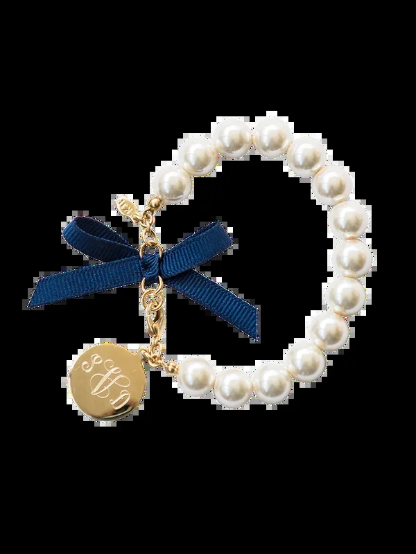 Classy Girls Wear Pearls Engravable Bracelet