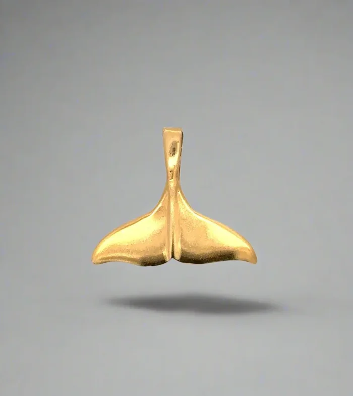 Colgante unisex pequeño de oro amarillo de 14 quilates con cola de ballena