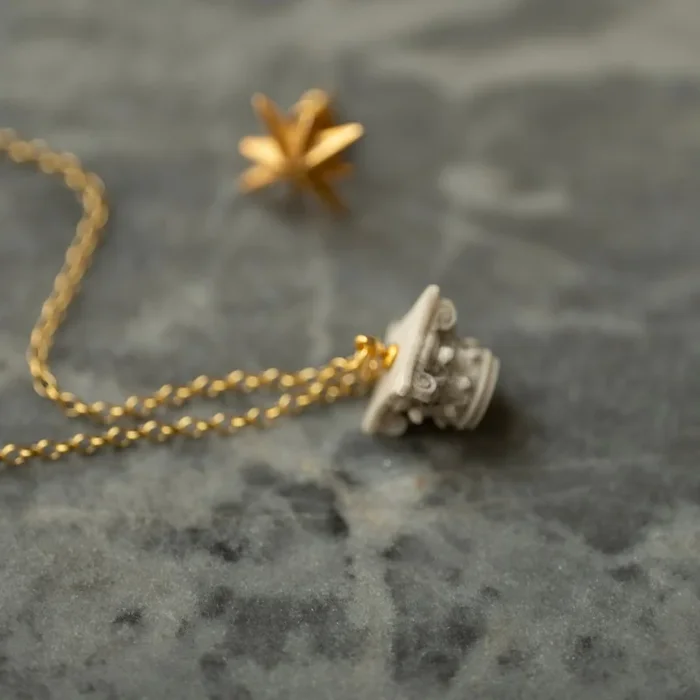 Corinth pendant