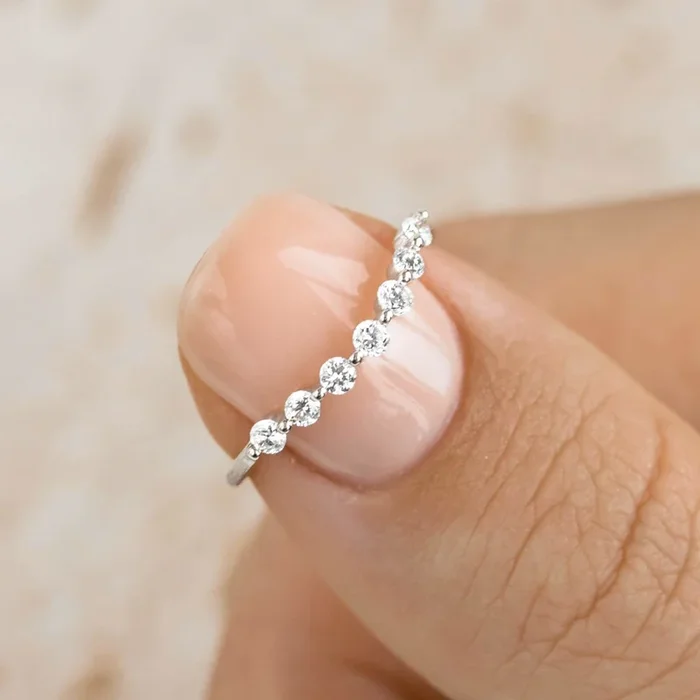 Curved Diamond Ring White Gold – Isla