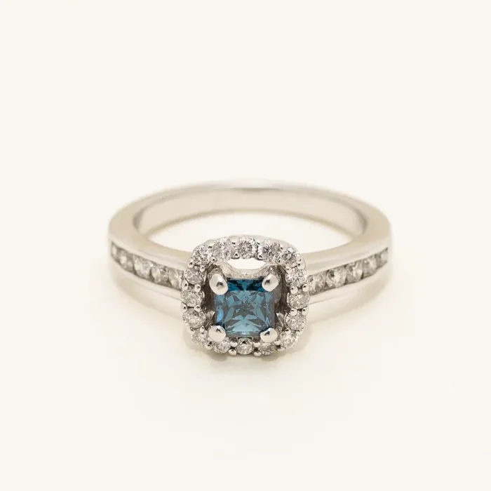 Cushion Cut Blue Diamond Halo Ring in 14kt White Gold (1ct tw)