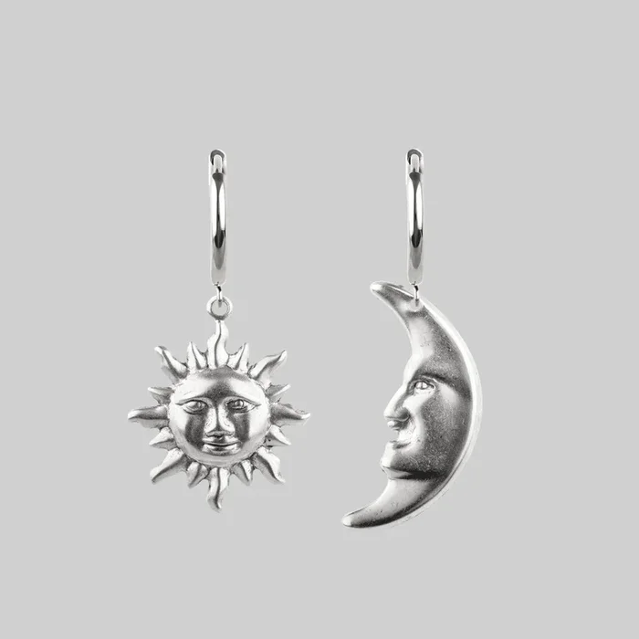 DAY TO NIGHT. Sun & Moon Hoop Earrings – Silver