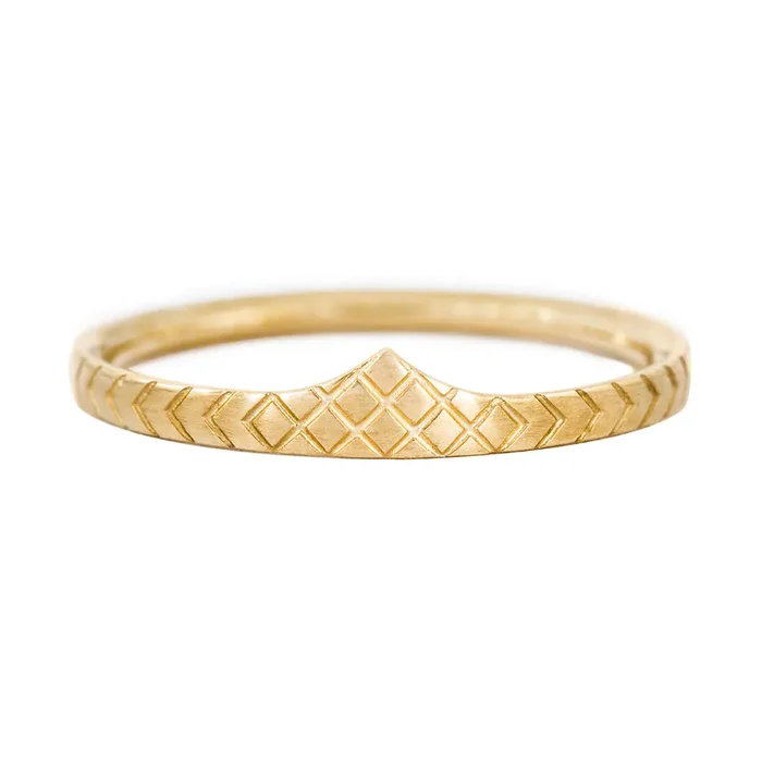 Delicate Wedding Band – Patterned Ring