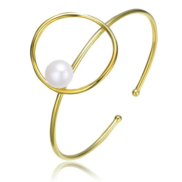 Delphine Golden Circle Pearl Bracelet
