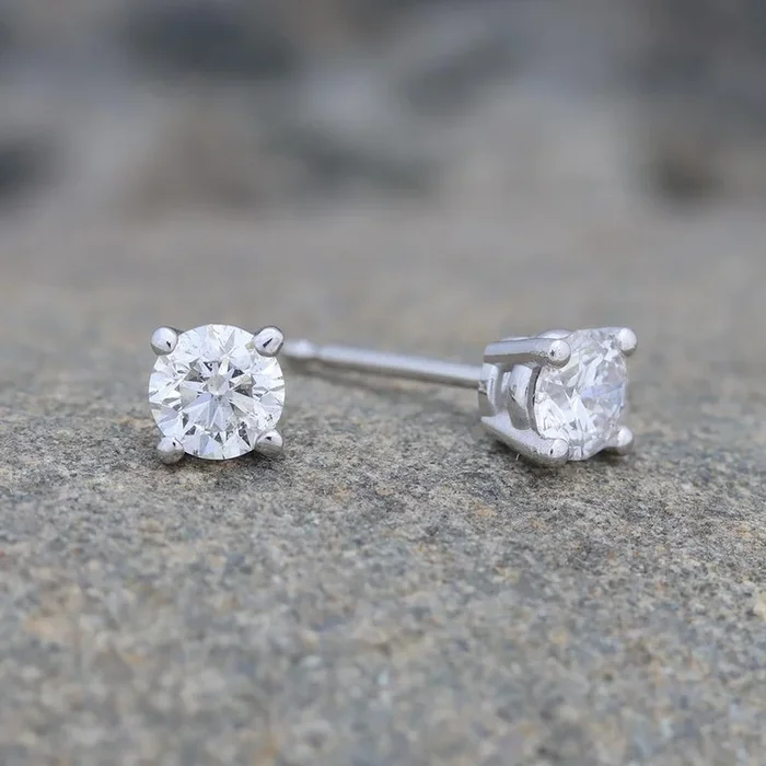 Diamond Stud Earrings in 14k White Gold (1/3 cttw)