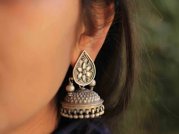 Dulari Drop Motif Textured Jhumka