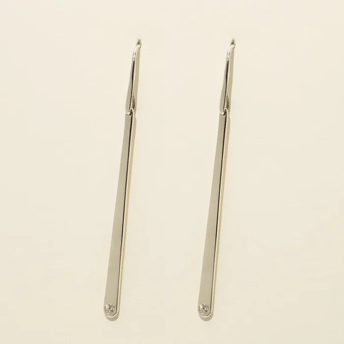 E.L. Designs Icicle Drop Earrings in Sterling Silver with Diamonds (1/20ct tw)