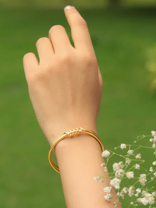 Eira Spring Minimal Adjustable Brass Bracelet (Anti Tarnish)