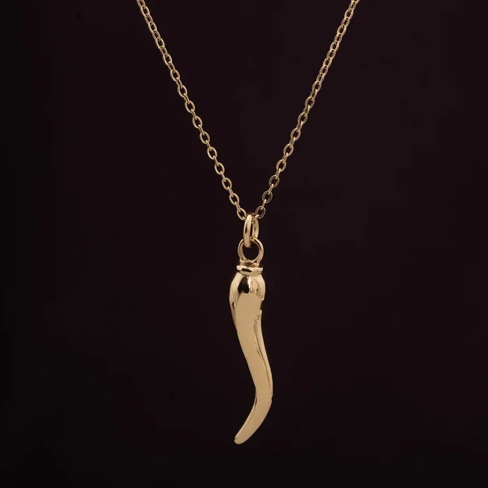 Elegant Gold Chili Pepper Pendant Necklace