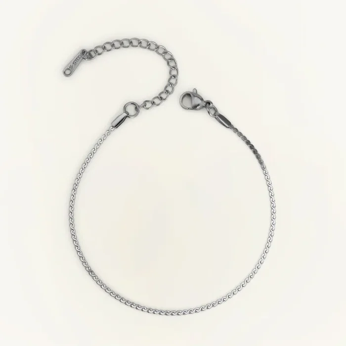 Elegant Silver Chain Bracelet