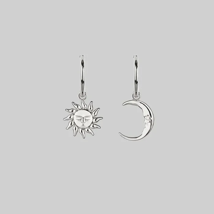 ELIN. Sun & Moon Hoop Earrings – Silver