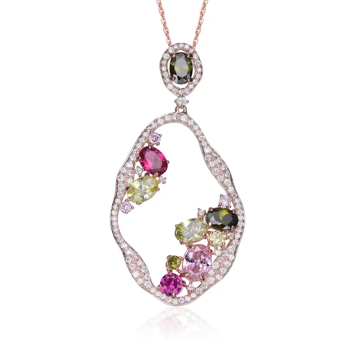 Élise Asymmetrical Oval Pendentif Necklace