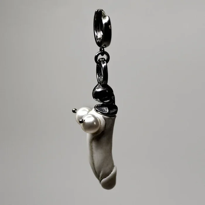 Fascinus earring