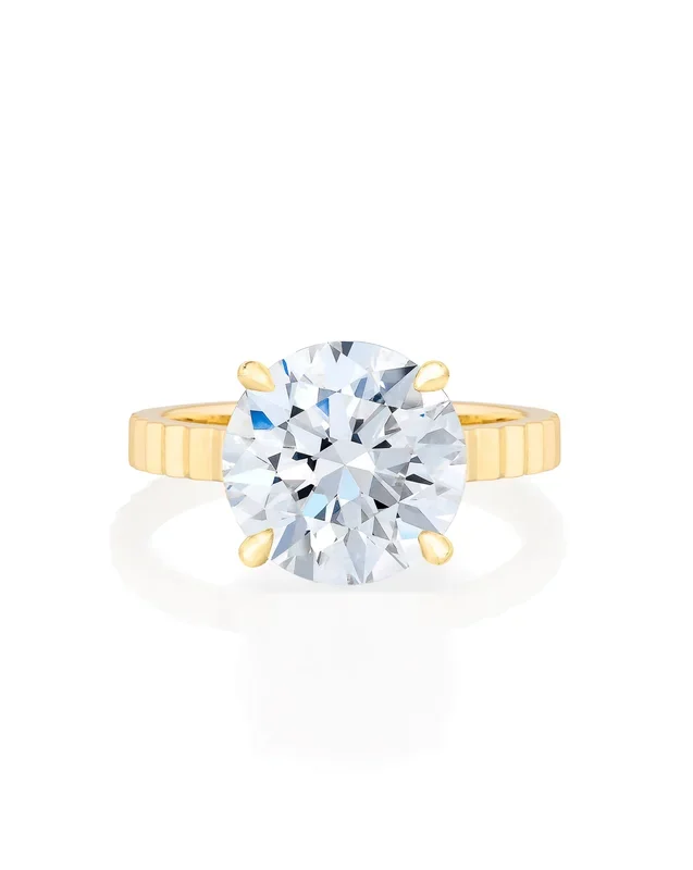 Fluted Solitaire