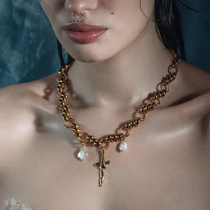 FORTUNE. Dagger & Pearl Charm Necklace – Gold