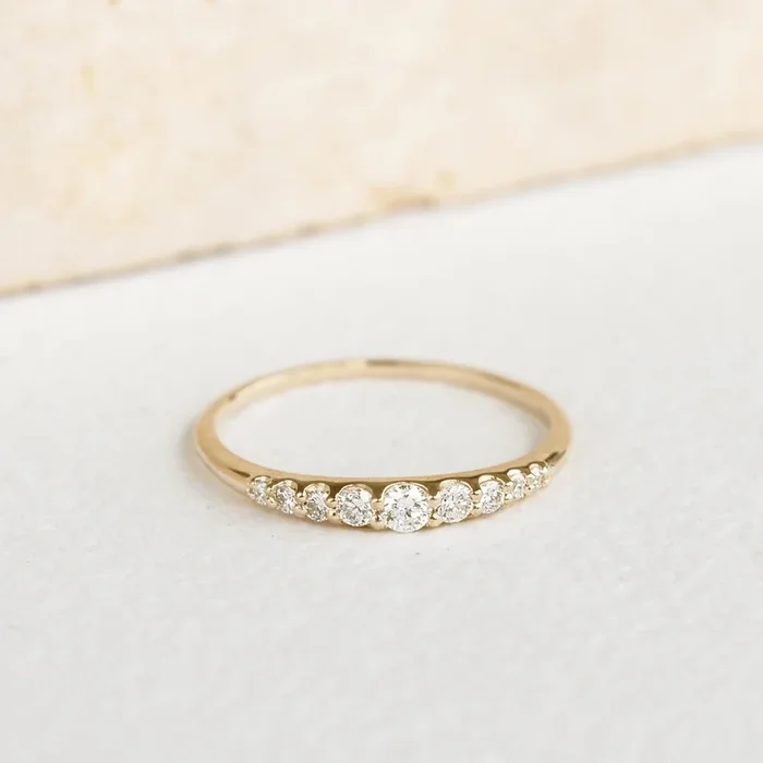 Graduated Diamond Ring 14k Gold – Zoe