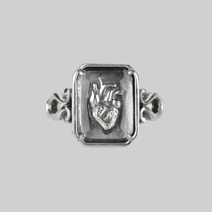 HEART KEEPER. Anatomical Heart Under Glass Ring – Silver