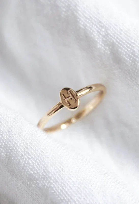 Kinsey Initial Ring Letter H